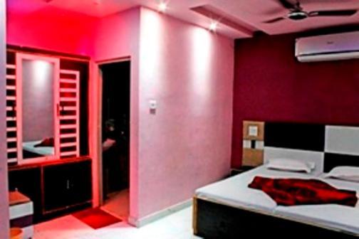 Hotel Roshan Варанаси Экстерьер фото