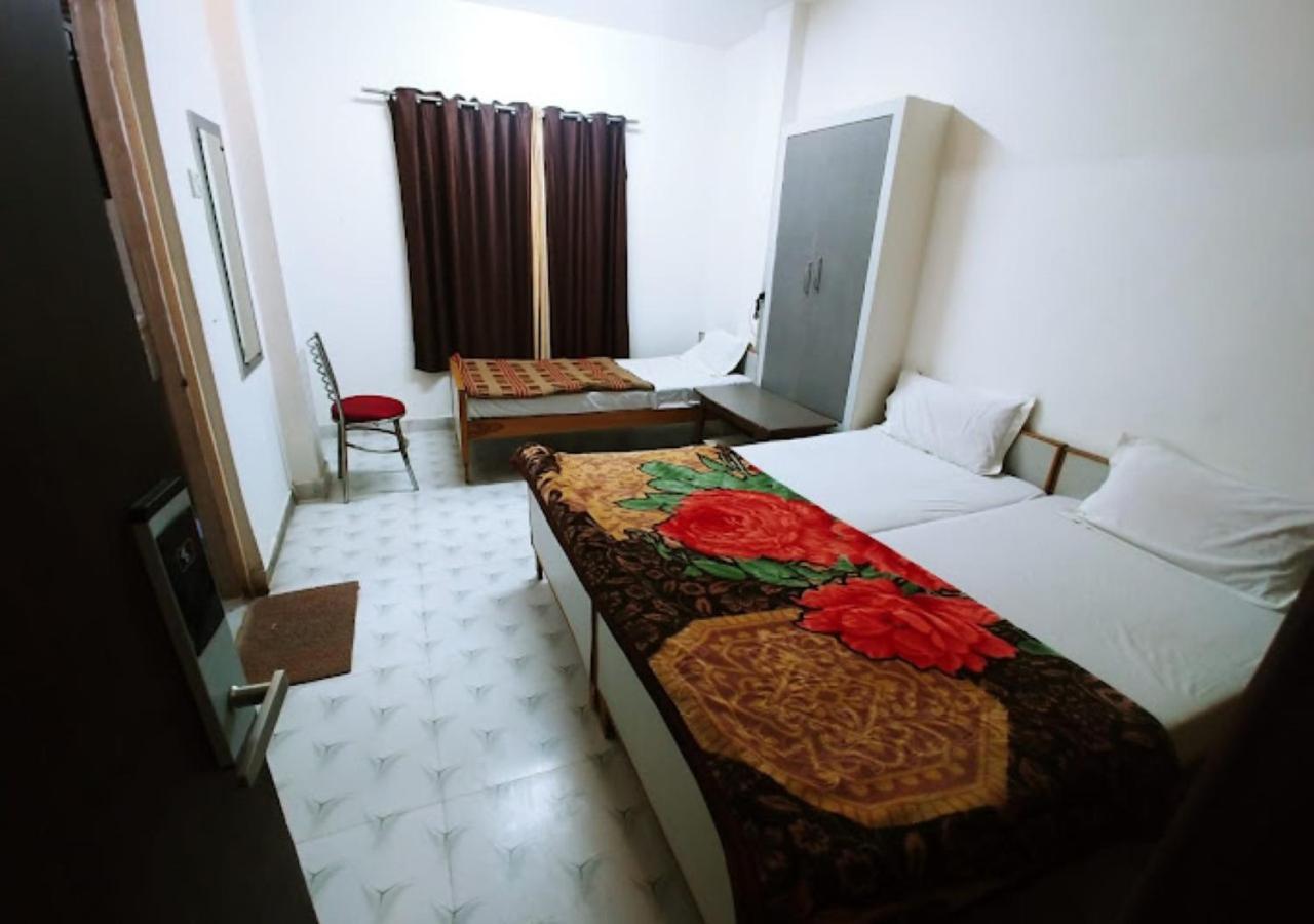Hotel Roshan Варанаси Экстерьер фото