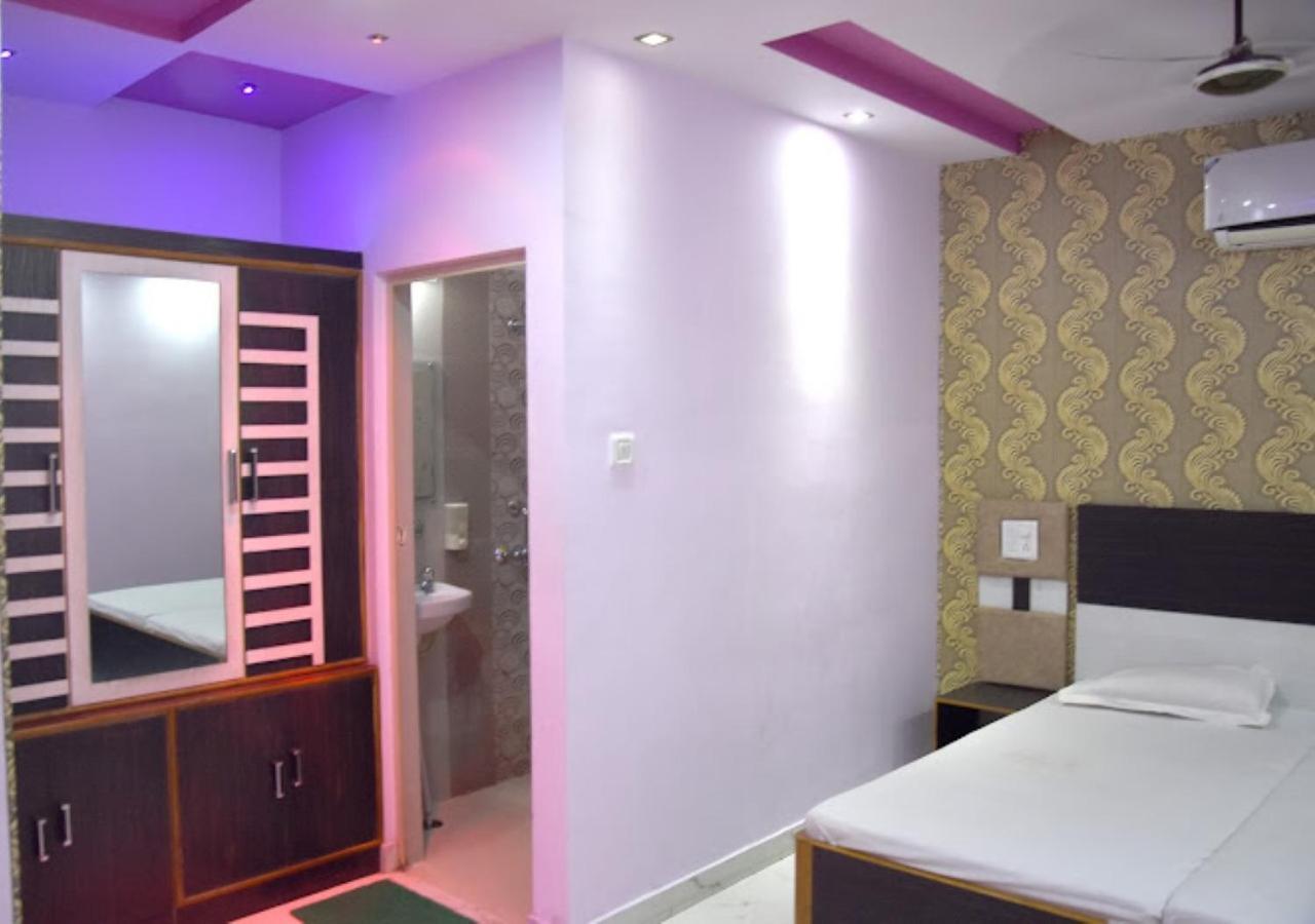 Hotel Roshan Варанаси Экстерьер фото