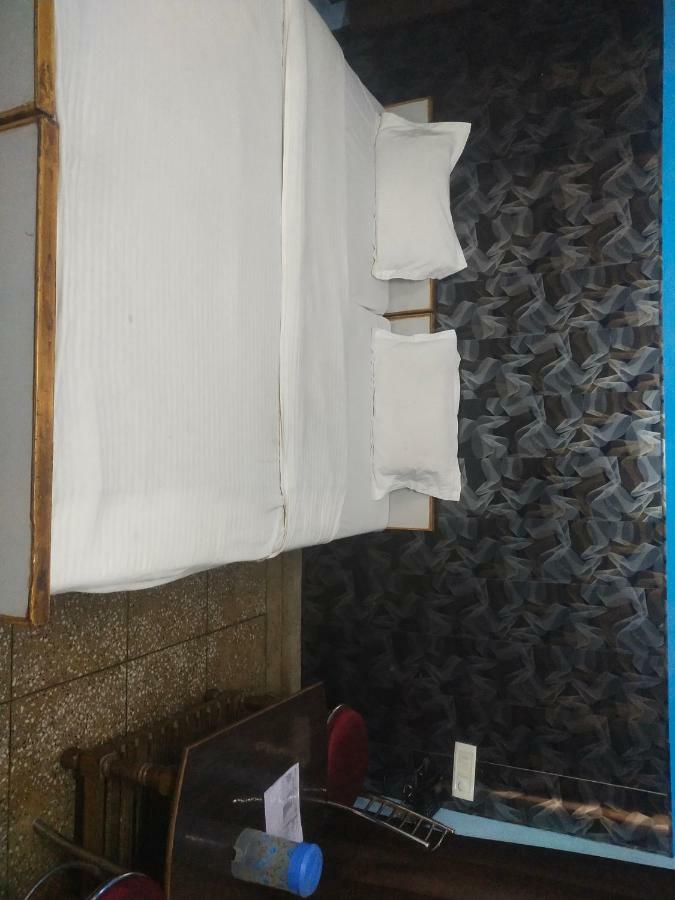 Hotel Roshan Варанаси Экстерьер фото
